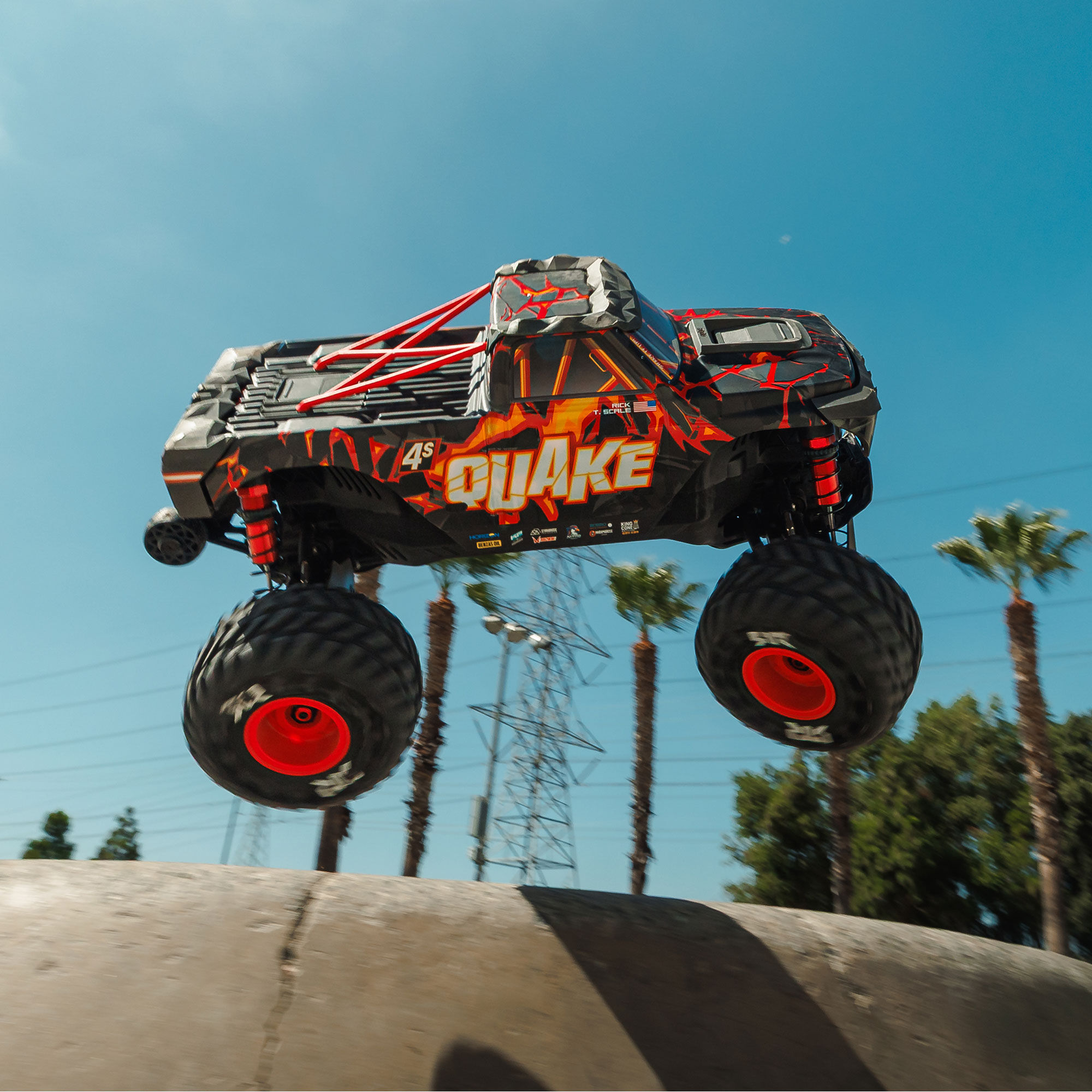 ARRMA 1:8 QUAKE 4S DSC 4X4 RTR Brushless Monster Truck-ARA4437T1