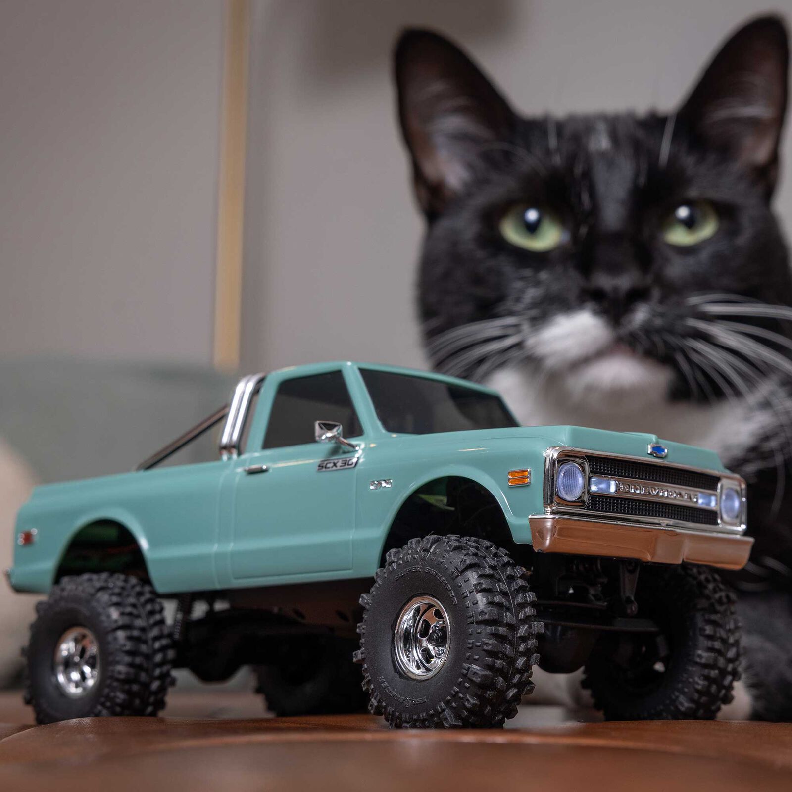 1/30 Axial SCX30 Chevrolet K10 (Battery & Charger Included)-AXI-2260T2/AXI-2260T1