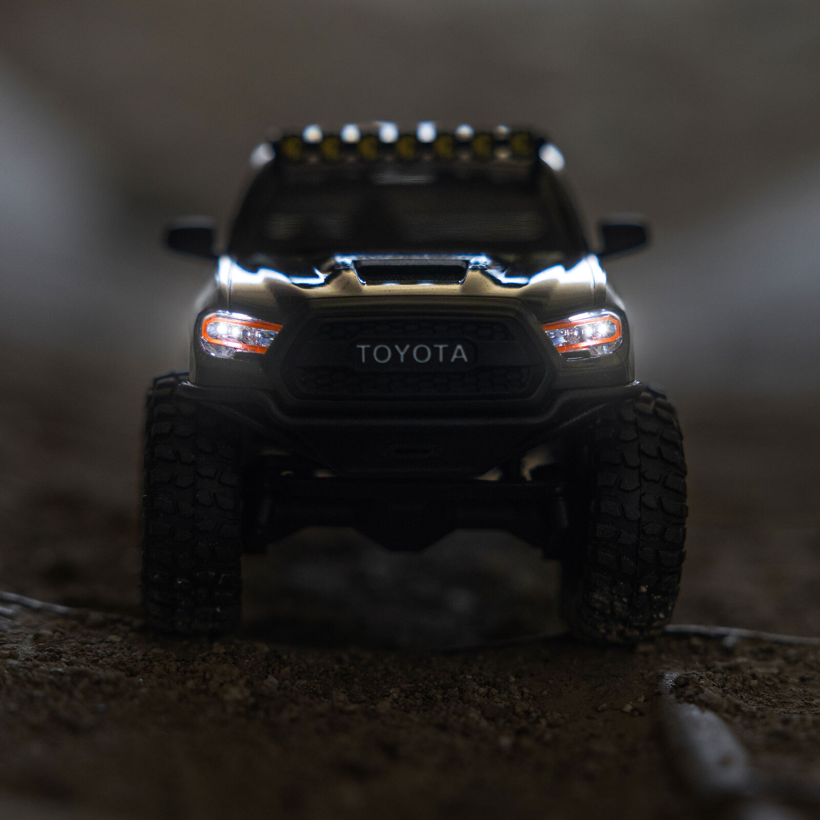 Axial 1:30 SCX30 Toyota Tacoma TRD Pro Extreme Off-Road 4X4 RTR Brushed Rock Crawler-AXI-3289T2