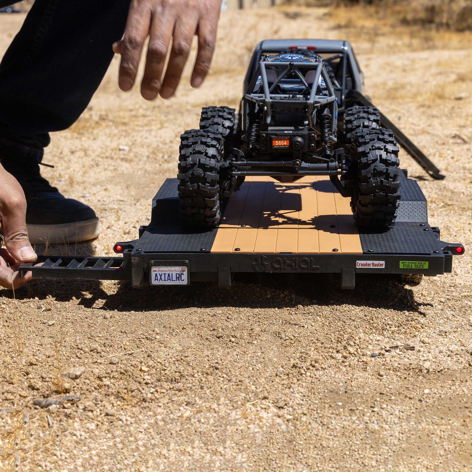 Axial 1:10 SCX10 Flat Bed Vehicle Trailer-AXI-3409
