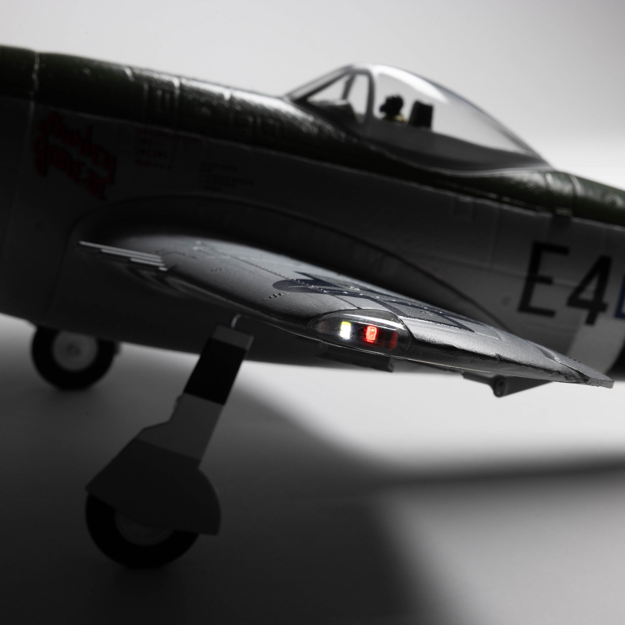 E-flite Micro P-47 Thunderbolt 625mm BNF Basic with AS3X+ and SAFE Select-EFL07050