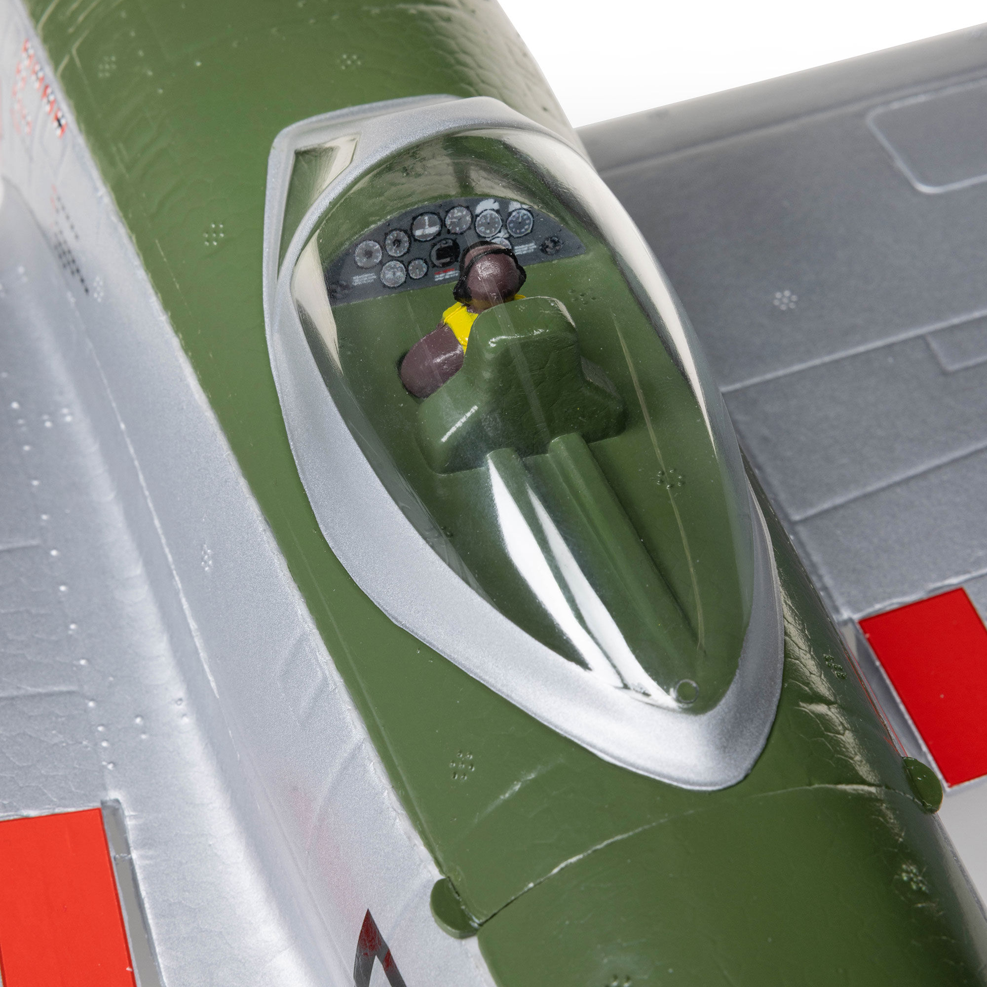 E-flite Micro P-47 Thunderbolt 625mm BNF Basic with AS3X+ and SAFE Select-EFL07050