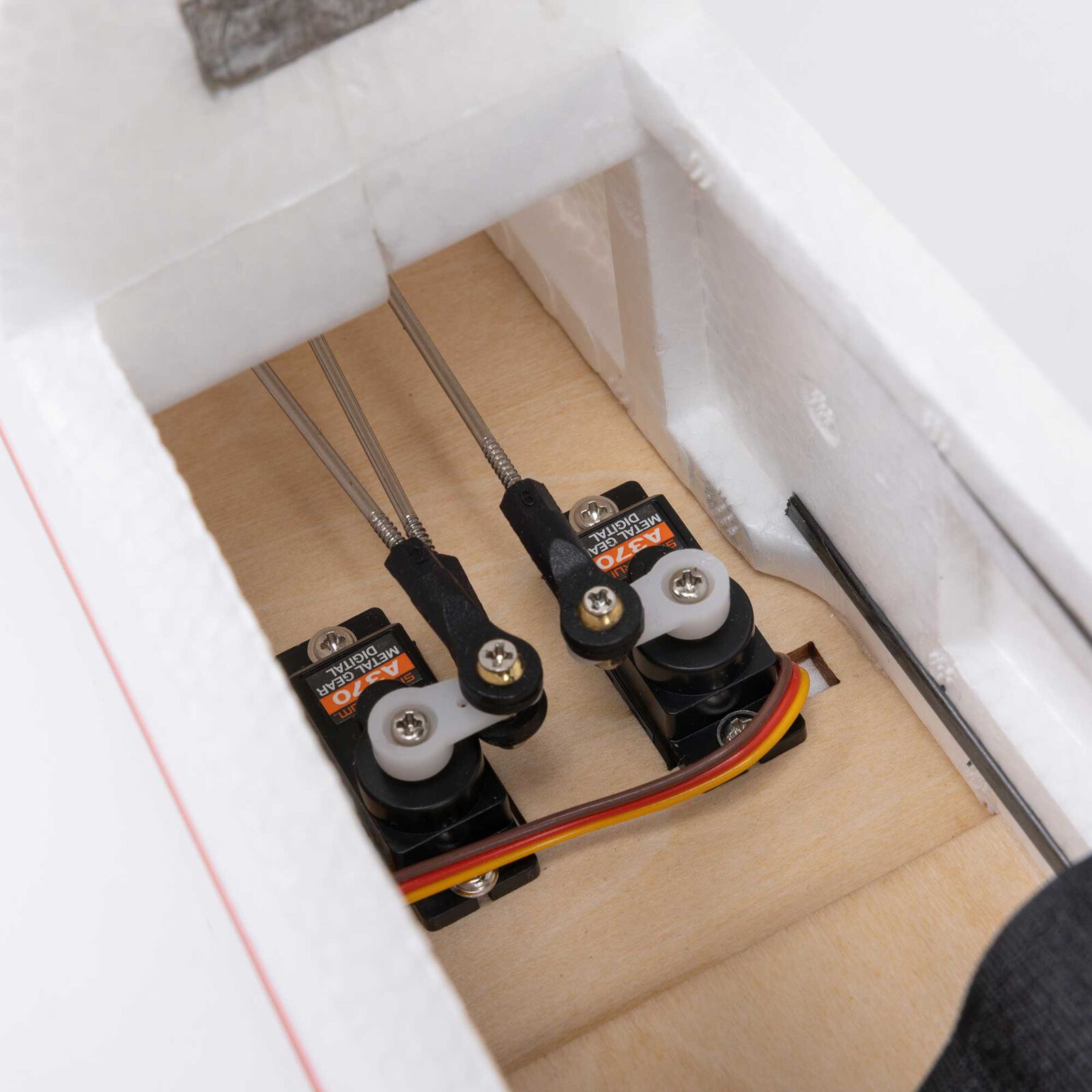 E-flite V1200 1.2m PNP-EFL120075