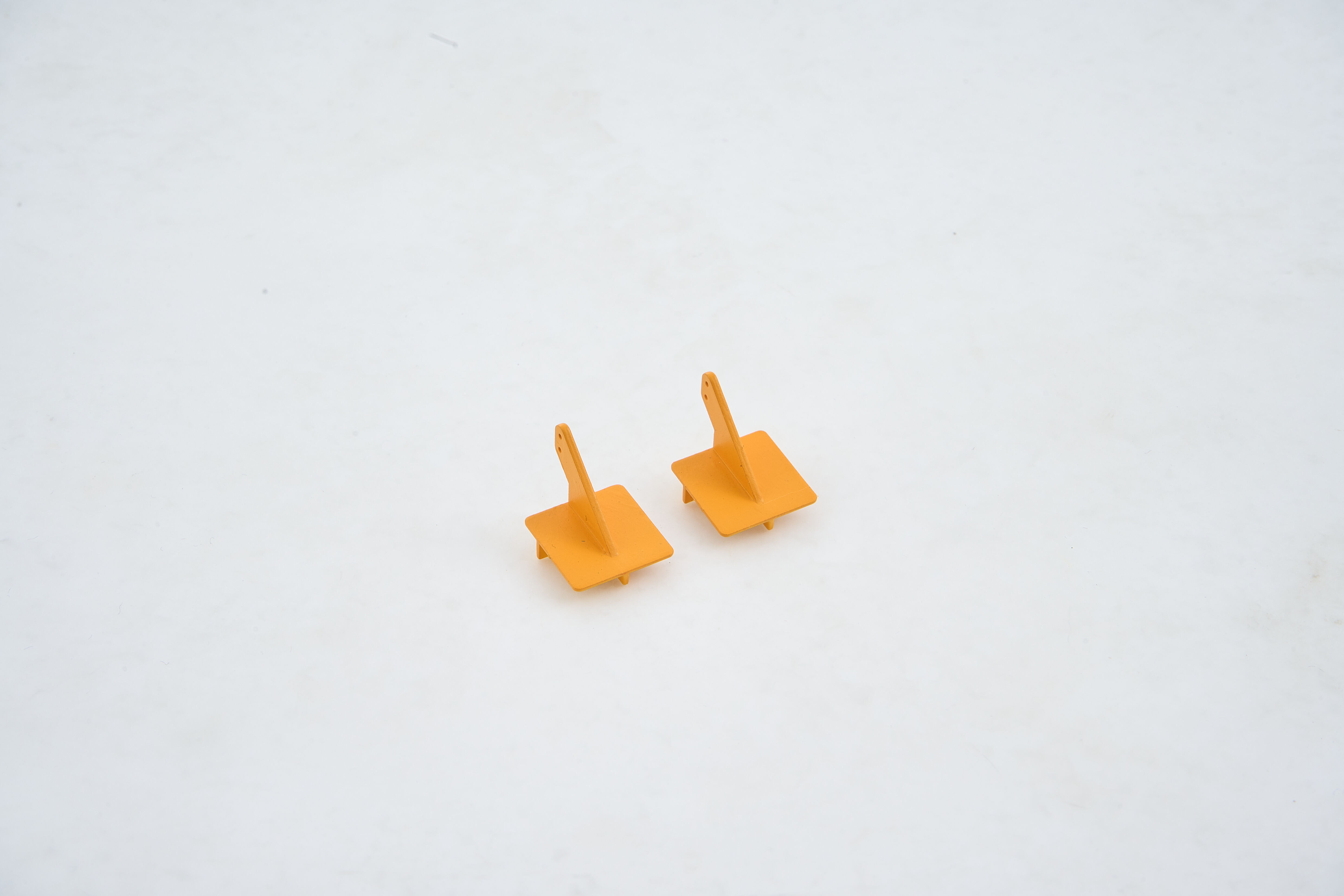 800mm Beaver Control Horns Yellow