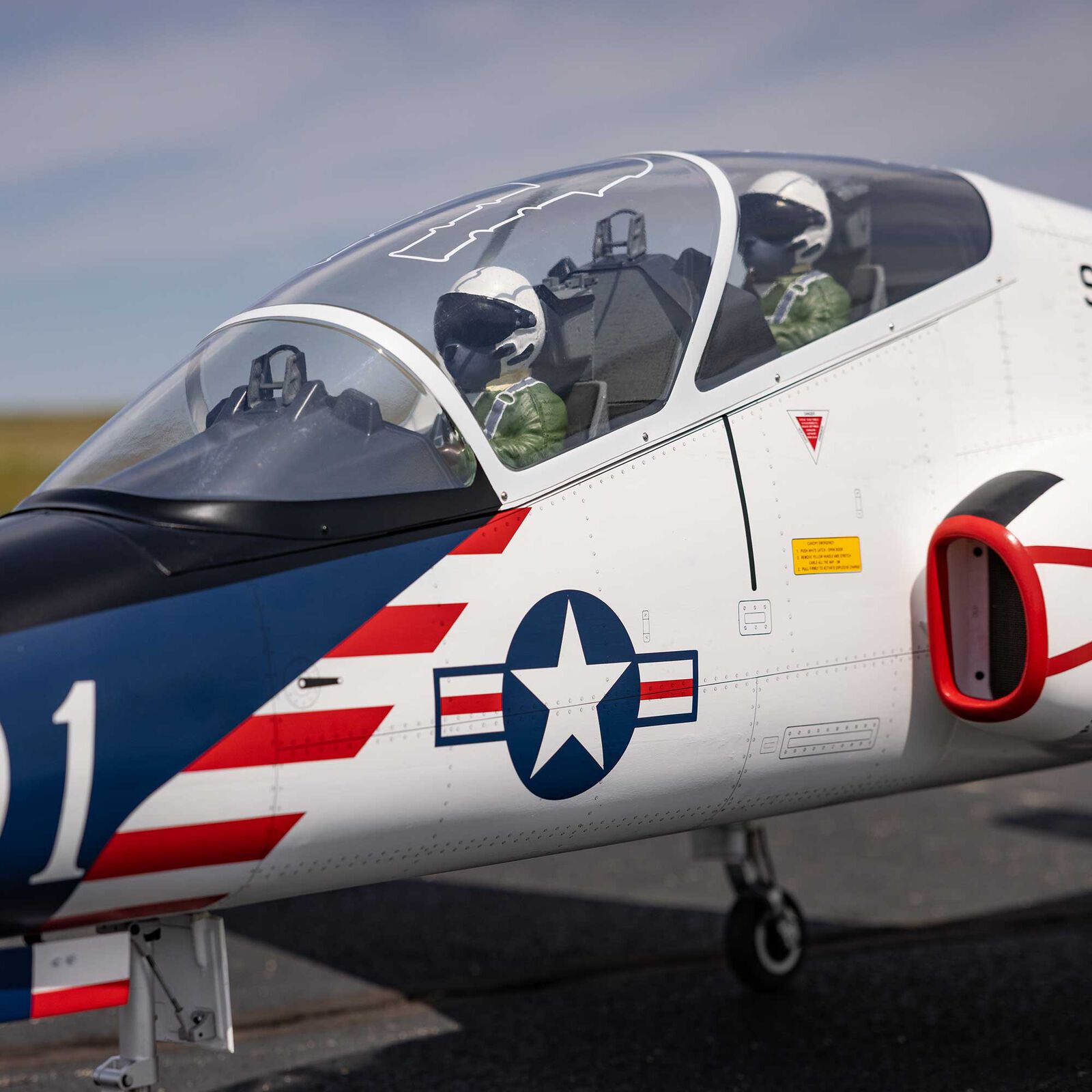 Hangar 9 Hawk/T-45 140-160N ARF with Retract Set-HAN13750CR