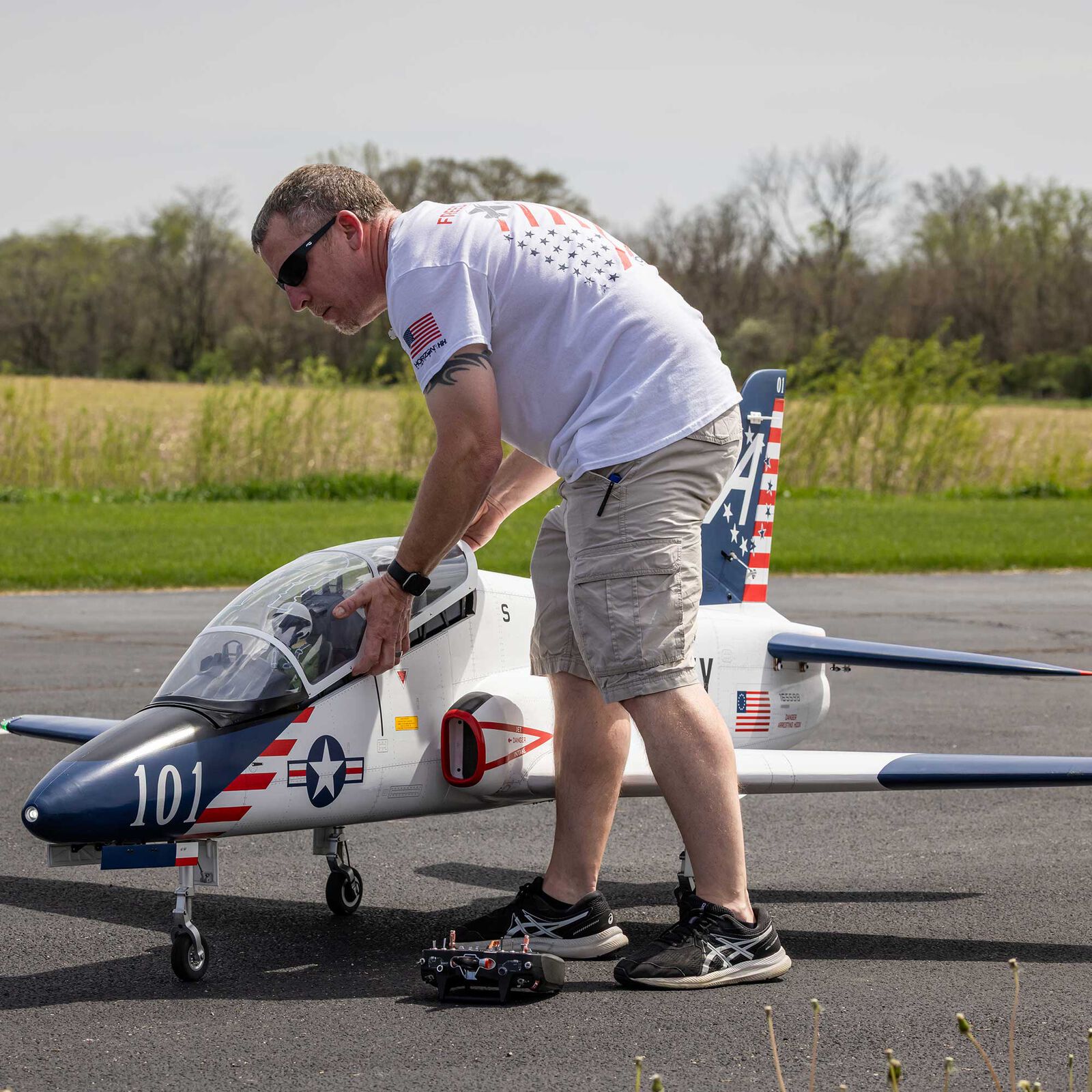 Hangar 9 Hawk/T-45 140-160N ARF with Retract Set-HAN13750CR