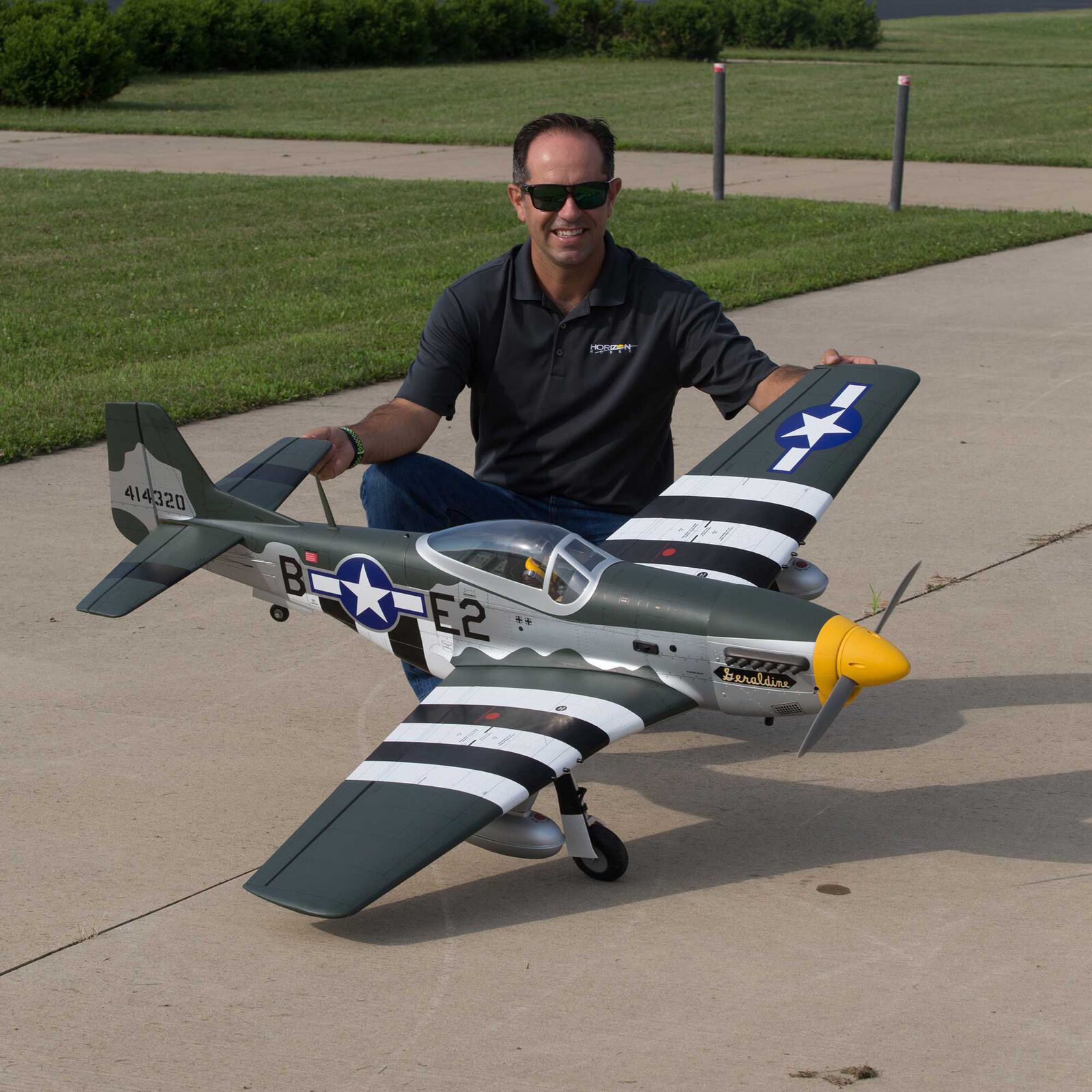 Hangar 9 P-51D Mustang 20cc ARF, 69.5" with E-flite Electric Retract Set, Brushless Motor, and Spektrum Smart ESC-HAN2820BRME
