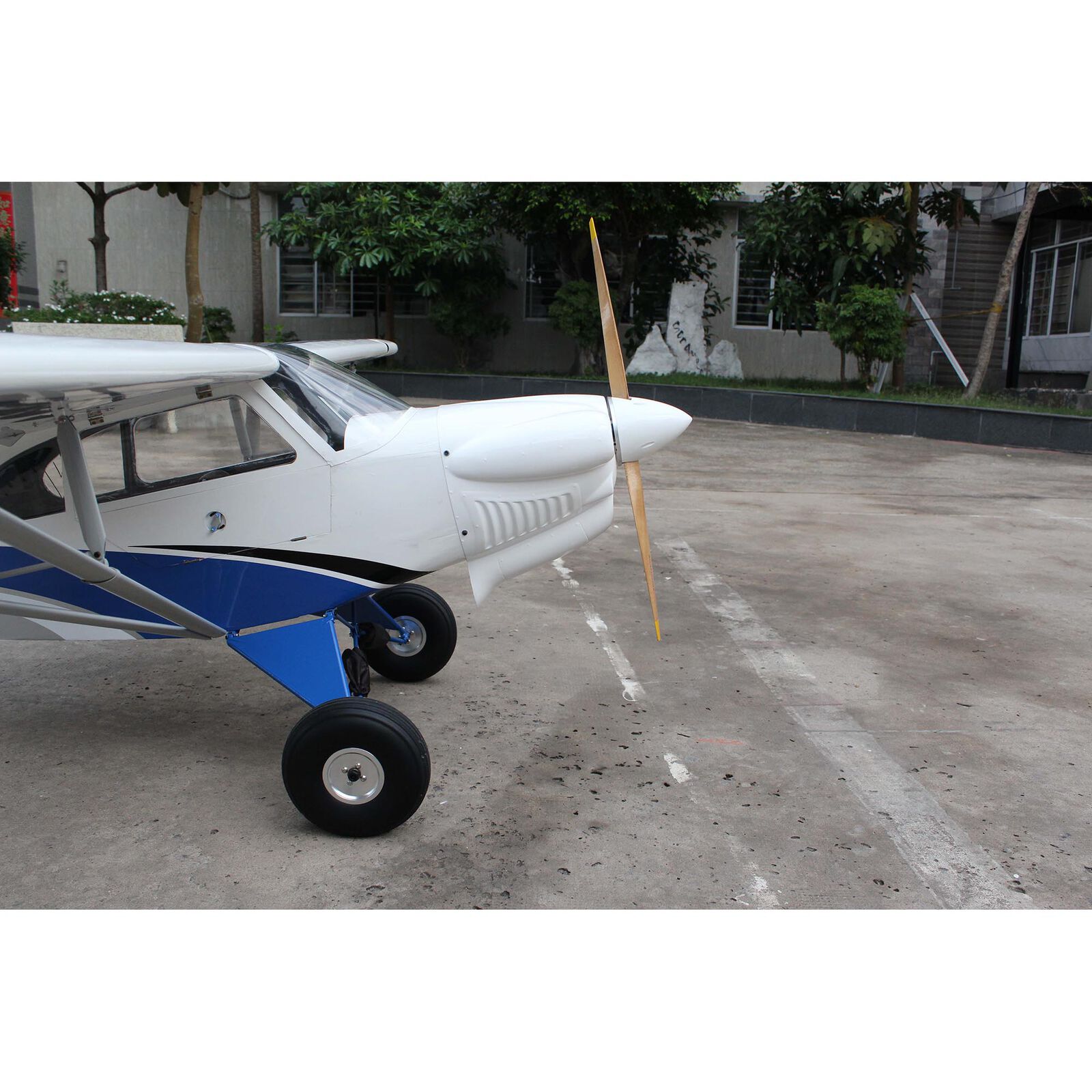 Hangar 9 CubCrafters XCub 60cc ARF-HAN5260B