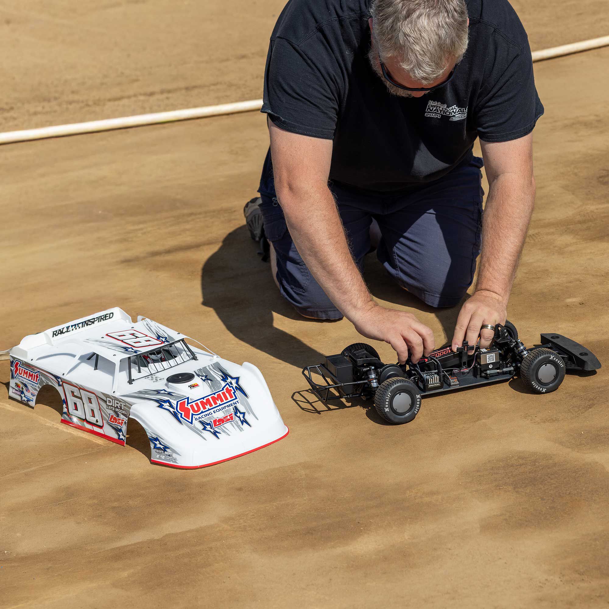 Losi 22S Dirt Late Model, 1/10 2WD RTR Dirt Oval, RTR, Summit Racing (Battery and Charger Included)-LOS-2168T1