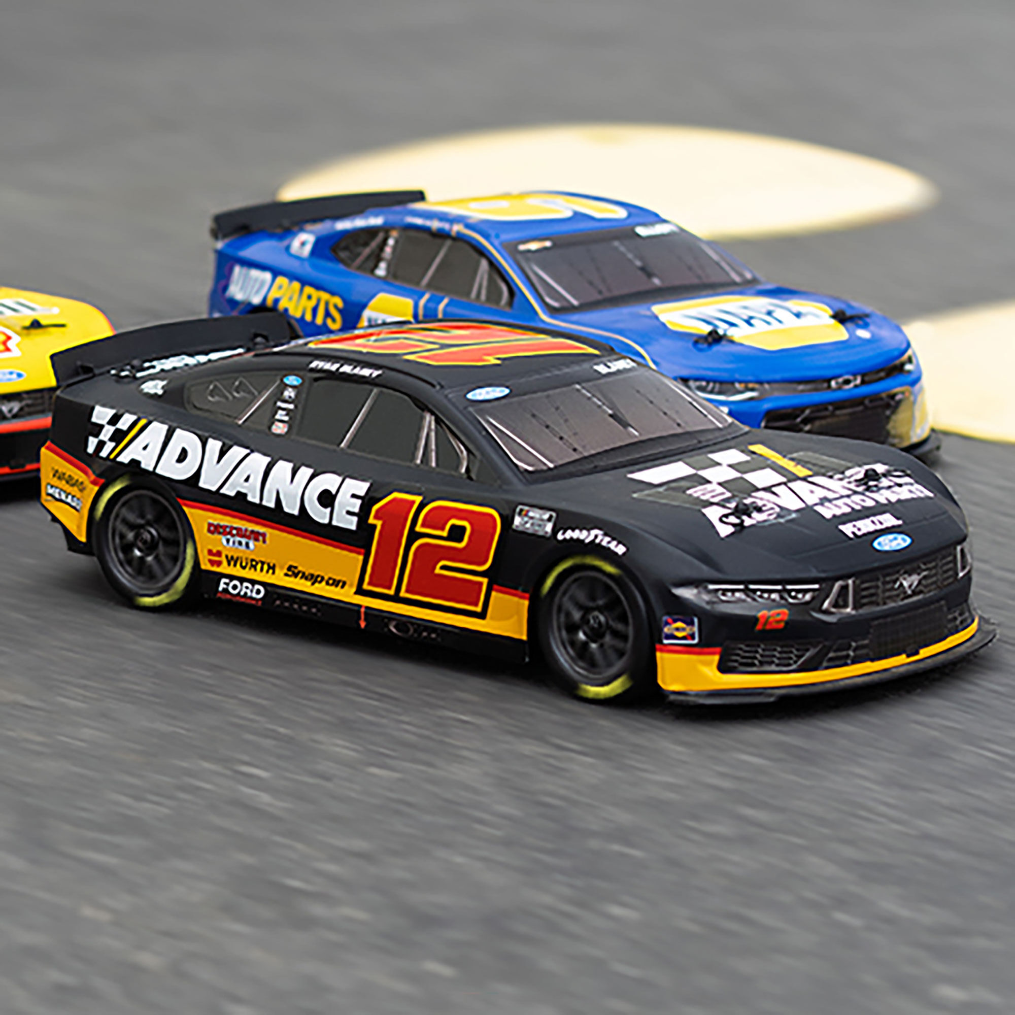 Losi 1:12 NASCAR RC Race Car Kyle Larson No.5 Valvoline 2025 Chevrolet Camaro ZL1 2S AWD RTR Brushed On-Road-LOS1122505