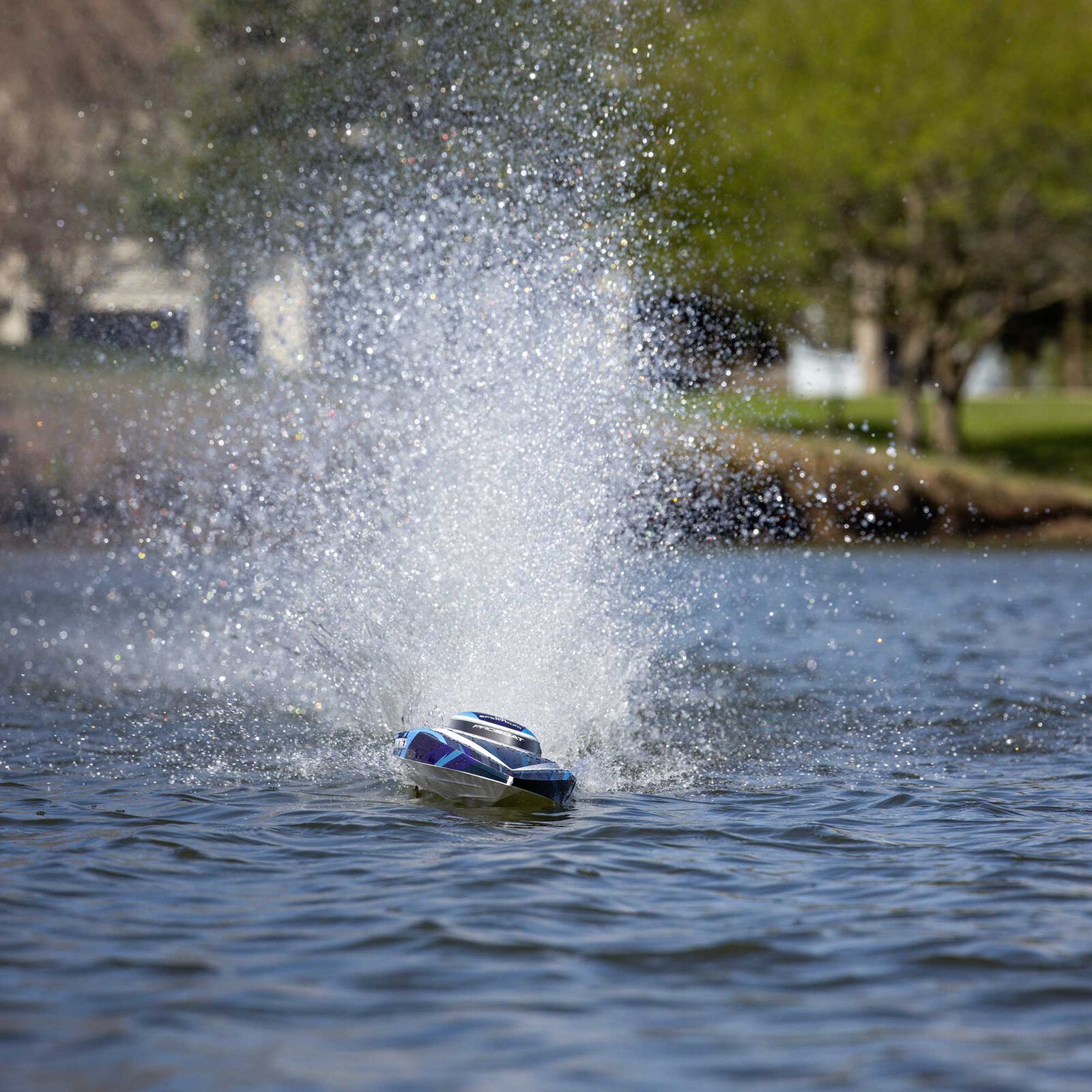 Sonicwake 24" Self-Righting Brushless Deep-V RTR