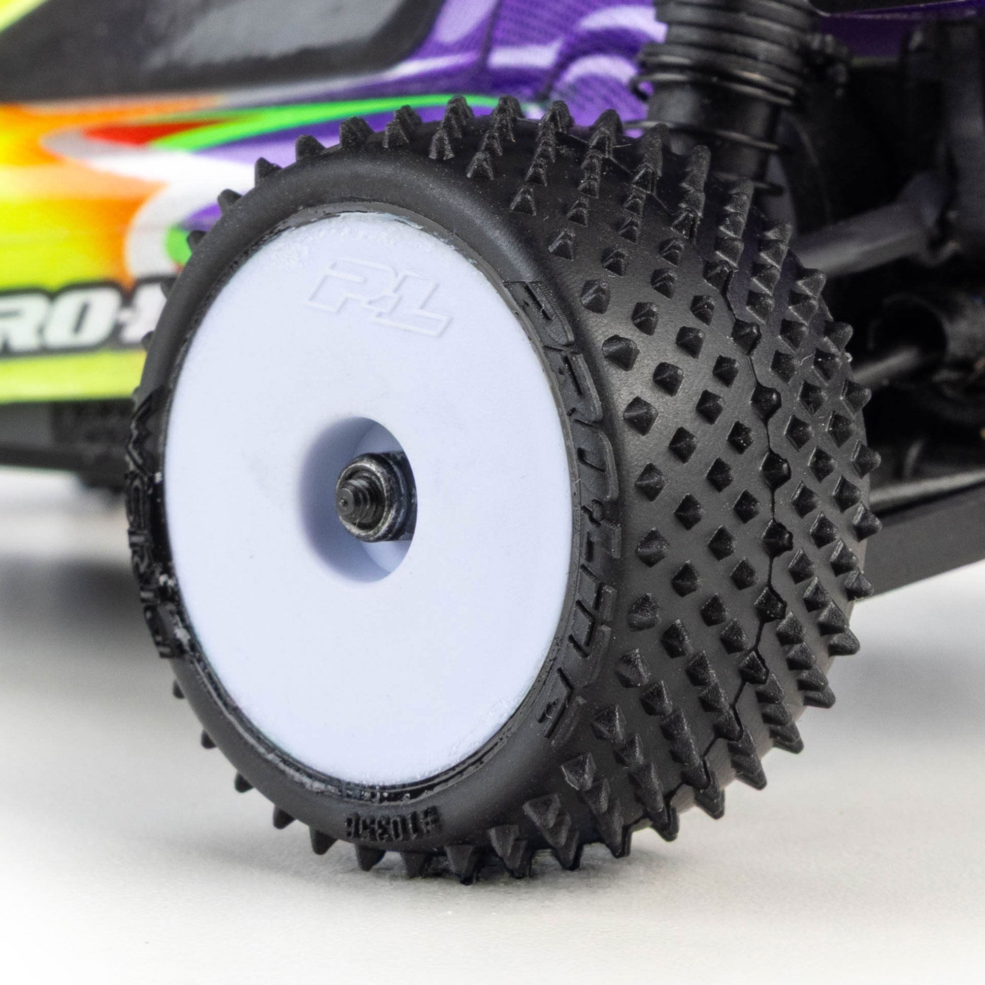 Pro-Line Racing Wedge Front & Prism Rear Carpet Tires Mounted 7mm White (4): Losi Micro-B-PRO1035513