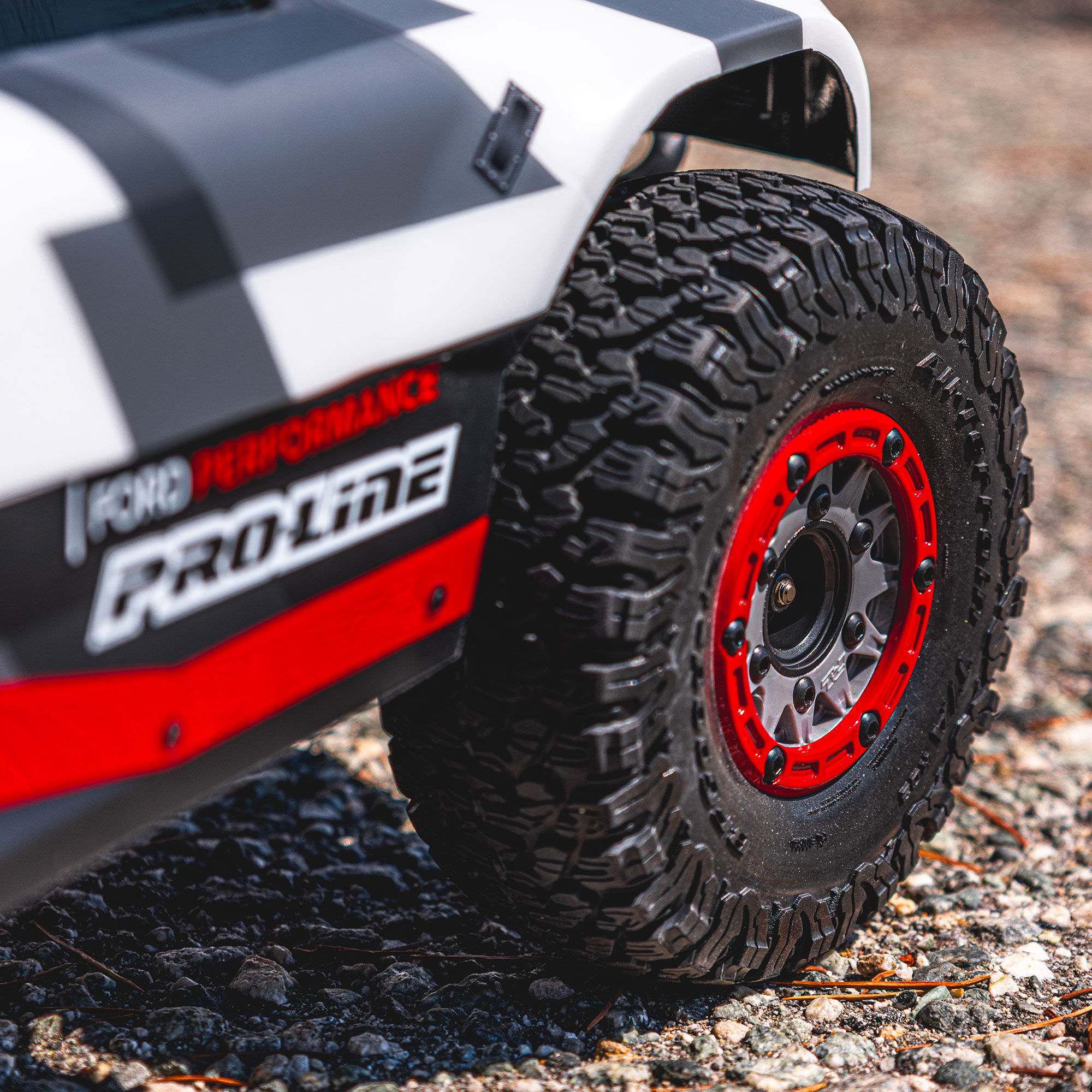 Pro-Line Racing 1:10 Raid Bead-Loc F/R 2.2"/3.0" 12 & 14mm SC Wheels (2) Red/Gray