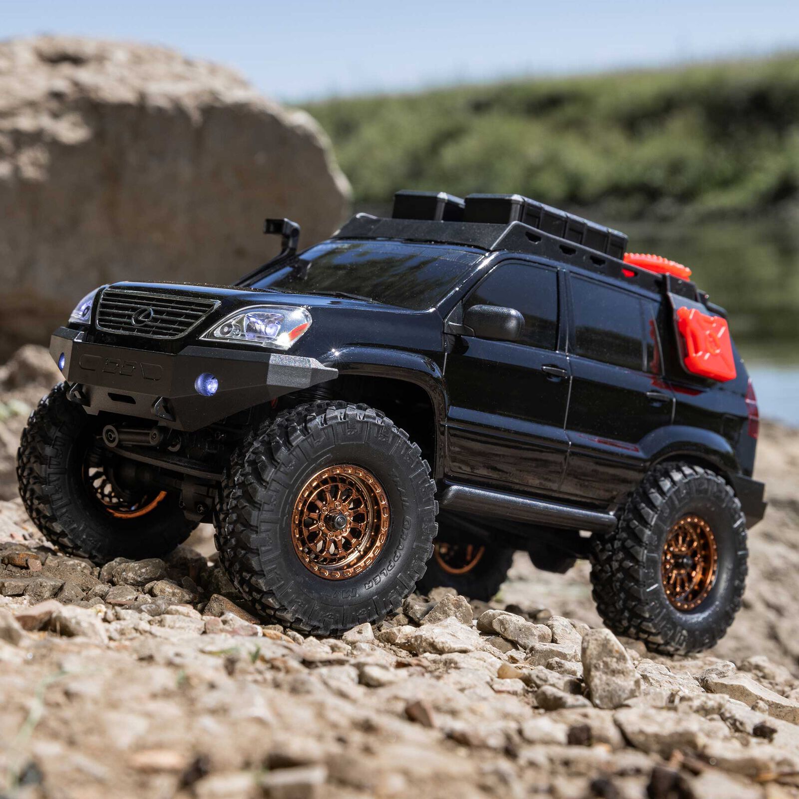 Axial 1:24 SCX24 Lexus GX 470 4X4 RTR Brushed Rock Crawler w/Battery&Charger, Silver&White-AXI-1532T2