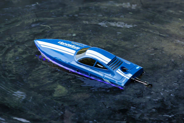 Rage R/C - LightWave Electric Micro RTR Boat-RGRB1132/RGRB1133