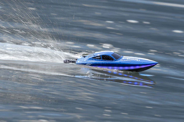 Rage R/C - LightWave Electric Micro RTR Boat-RGRB1132/RGRB1133