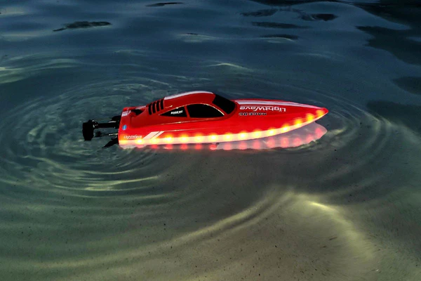 Rage R/C - LightWave Electric Micro RTR Boat-RGRB1132/RGRB1133