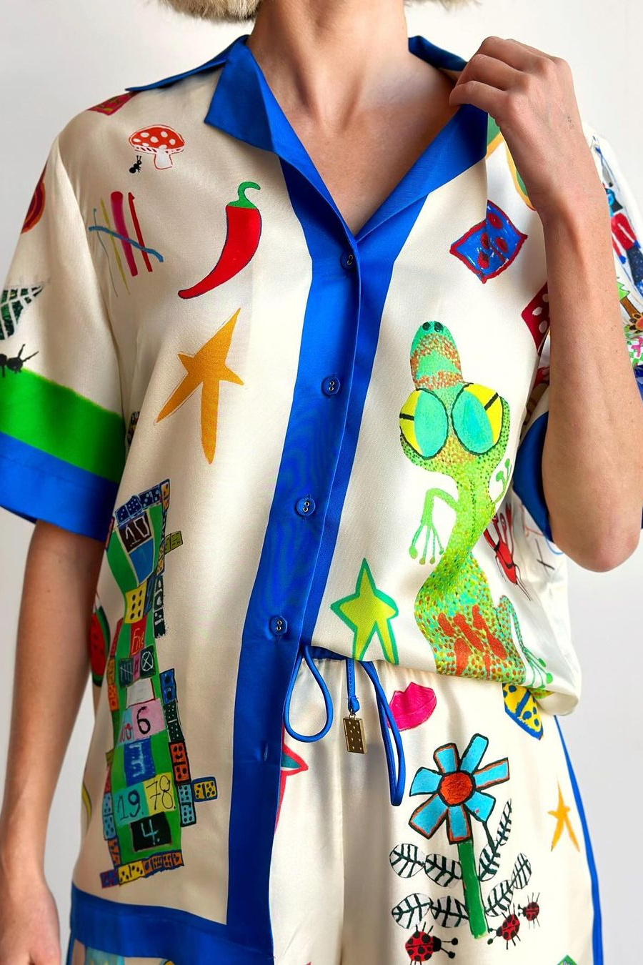 Vibrant Beach Satin Unique Print Colorblock Trim Button Down Oversized Blouse