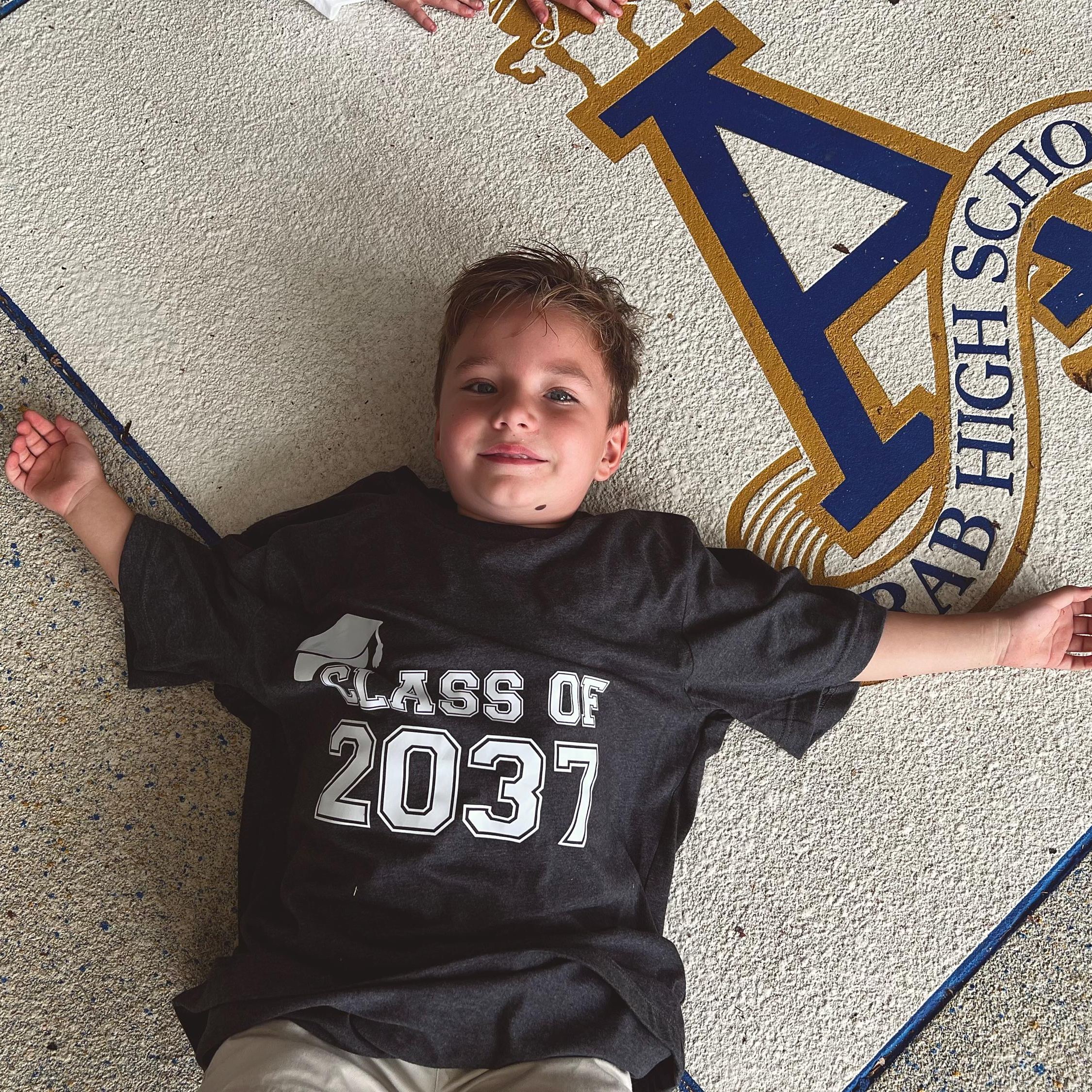 Personalized Kids Class Of 2038 Handprint Graduation Shirt| Cloth181