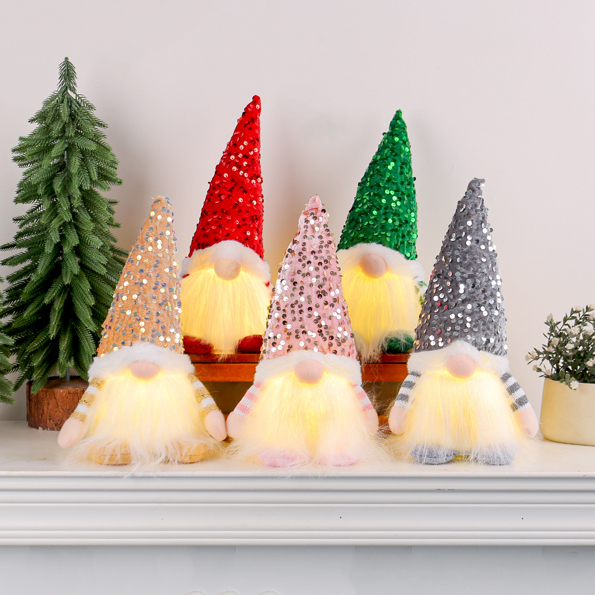 Glowing Faceless Gnome