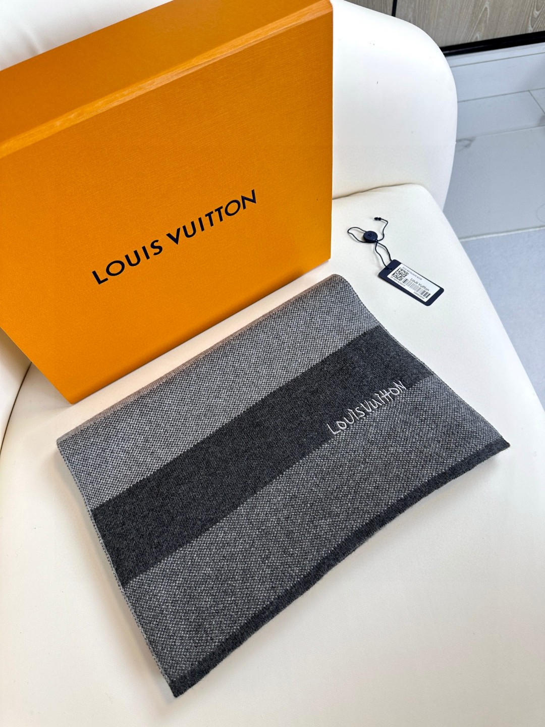 Louis Vuitton knitted striped unisex scarf