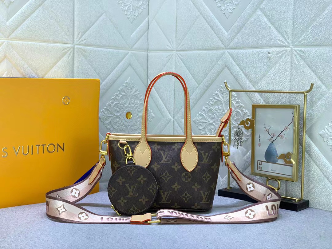 LV Louis Vuitton New totebag with round wallet bag set