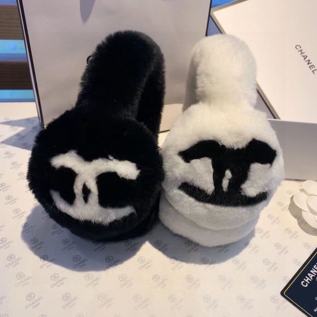 Chanel New Winter Fuzzy Earmuffs Keep Warm size adjustable (100% rabbit fur)