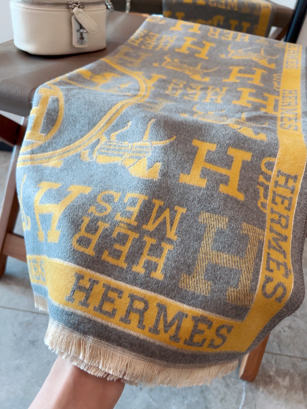 Hermès new cashmere scarf