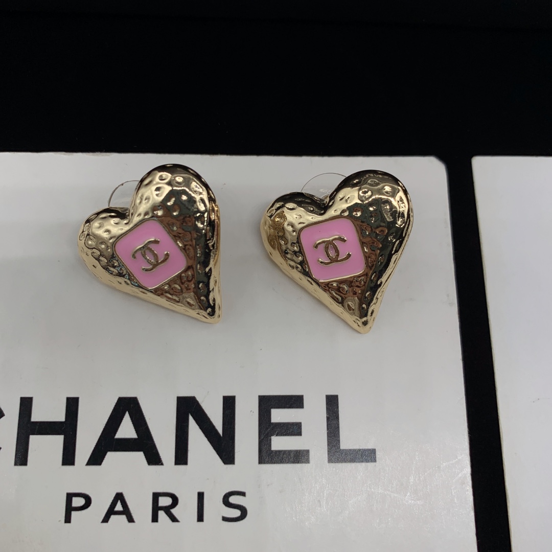 Chanel fashion love earrings