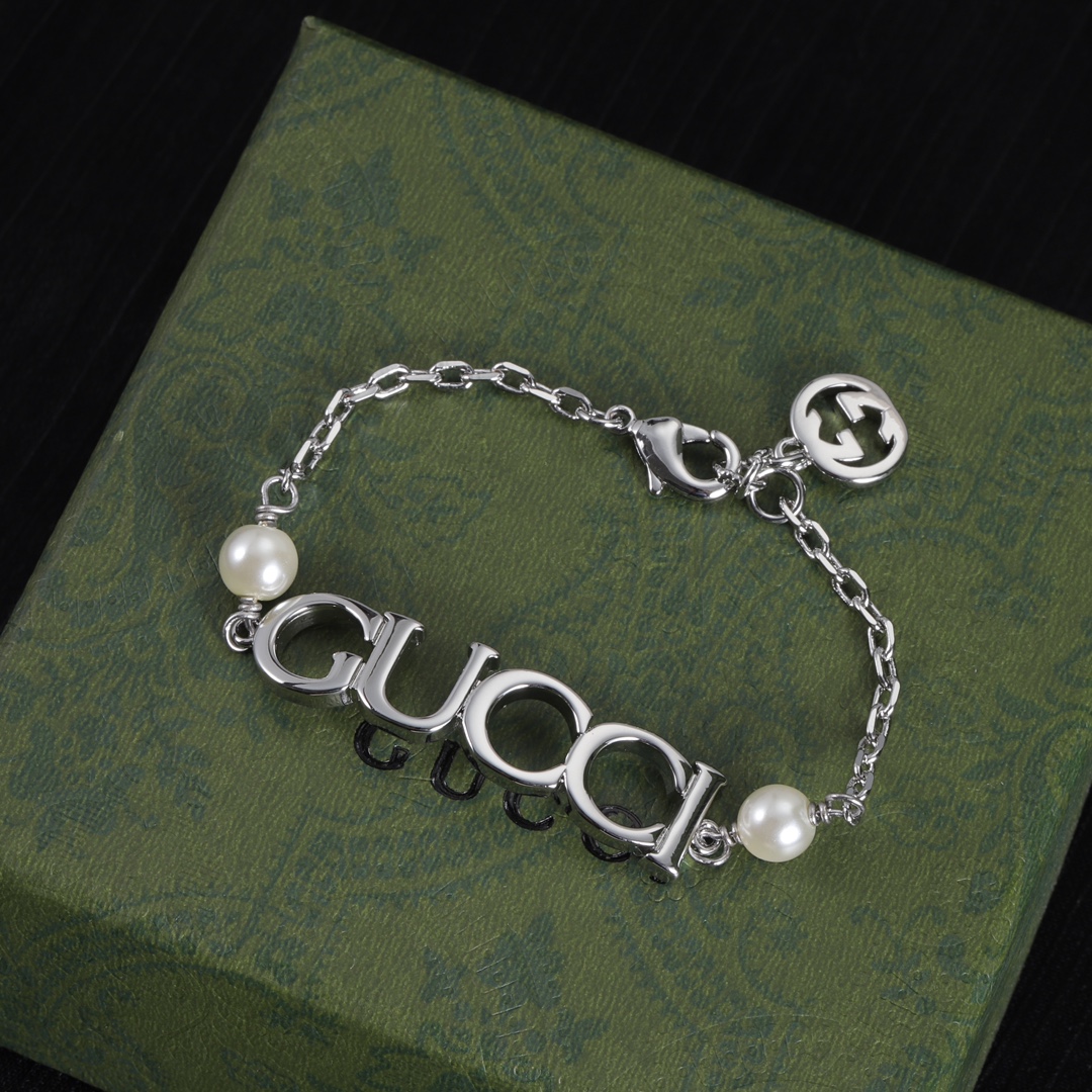 Gucci pearl bracelet