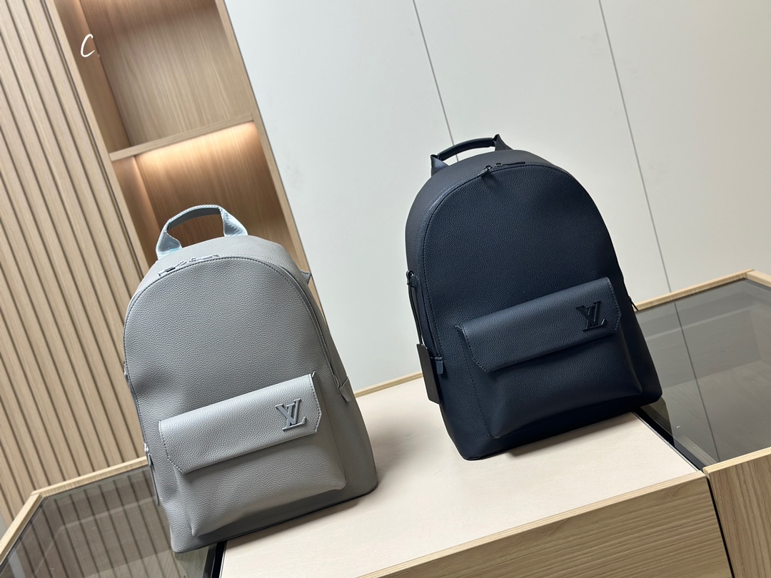 LV Discovery Backpack for Men and Women