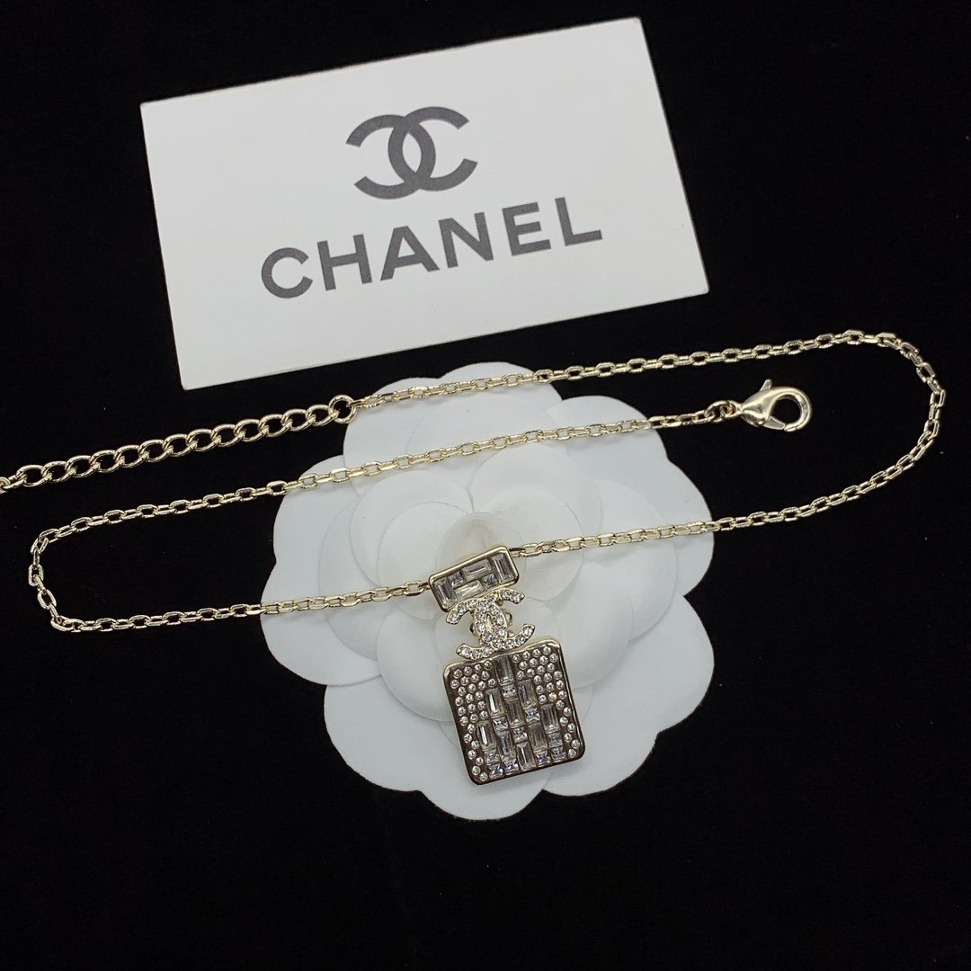 Chanel diamond necklace