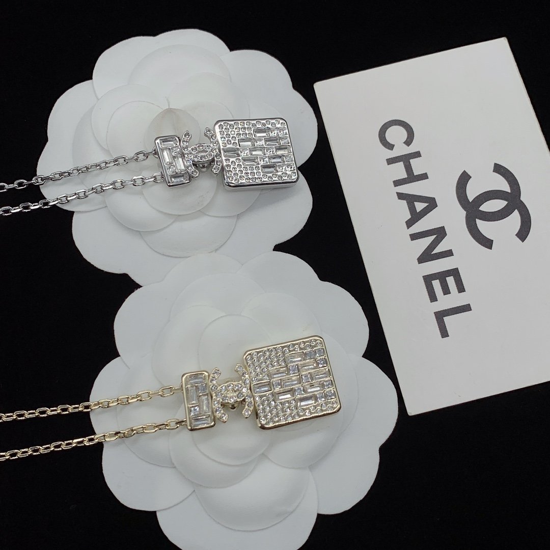 Chanel diamond necklace