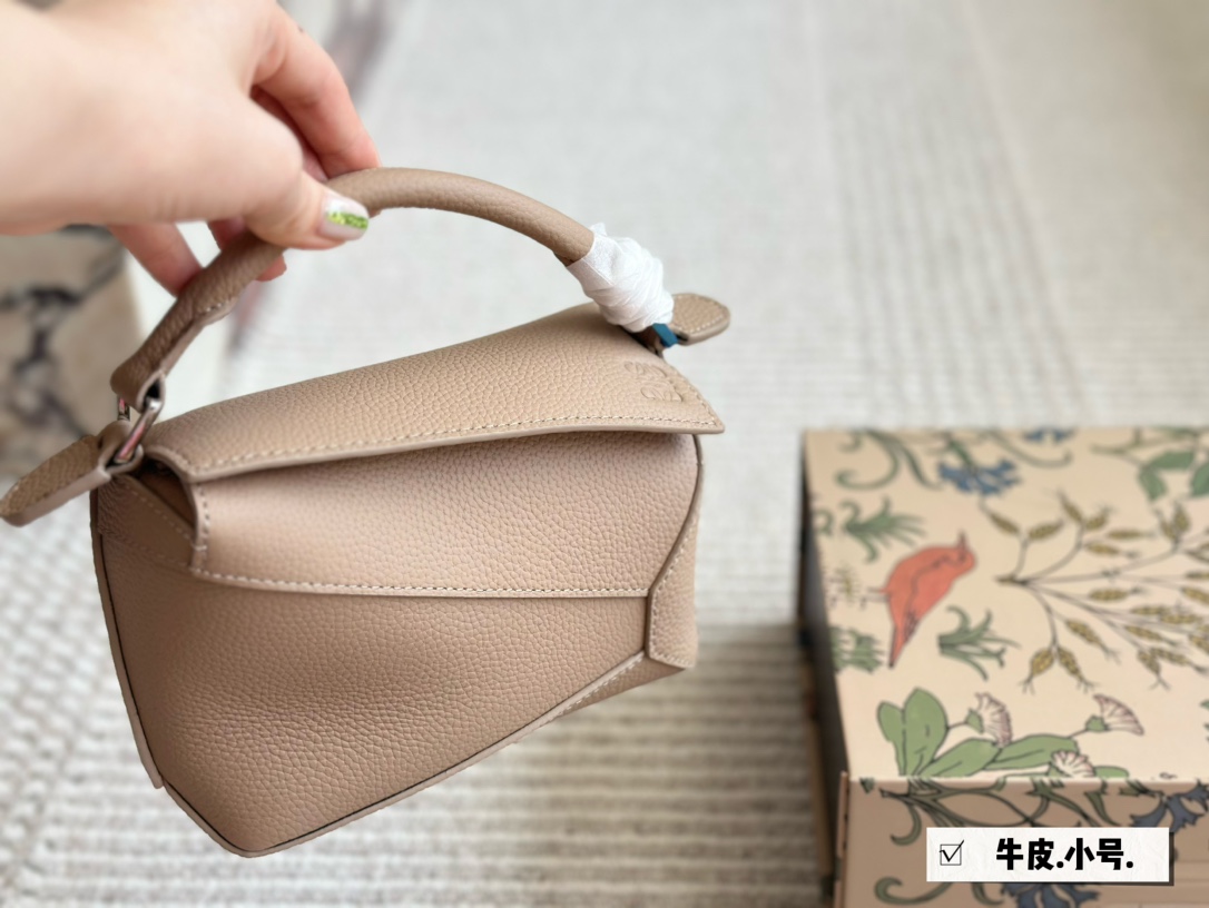 Loewe classic women's leather geometric bag + gift box