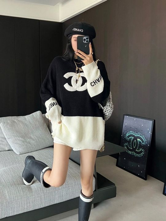 Chanel flocking embroidery LOGO black and white stitching knitted dress
