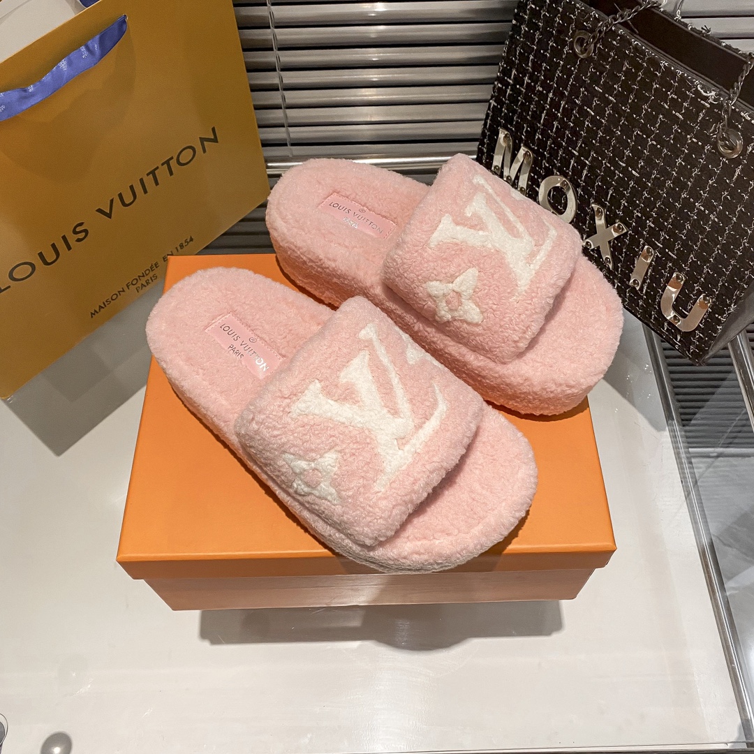 LV thick-soled fur slippers
