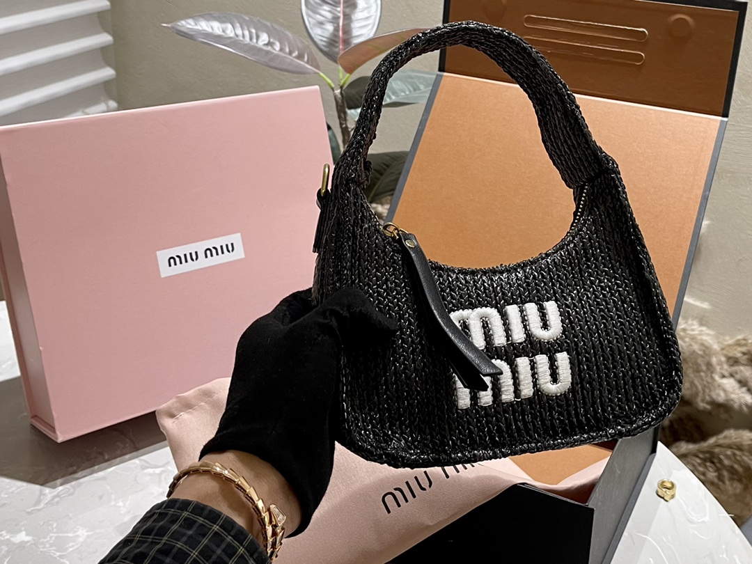 Miumiu new product straw armpit bag