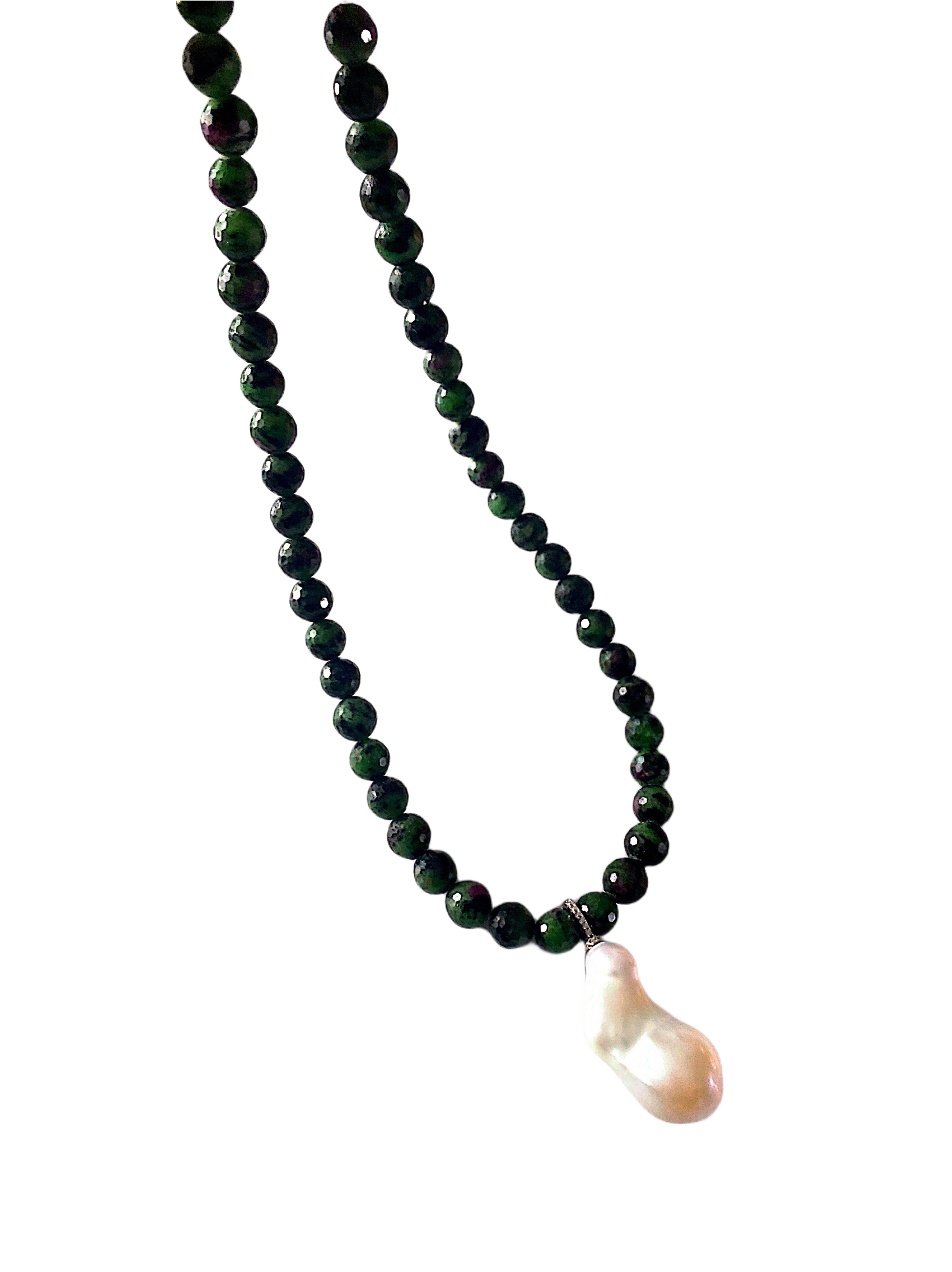 Lost in love green stone Pearl necklace