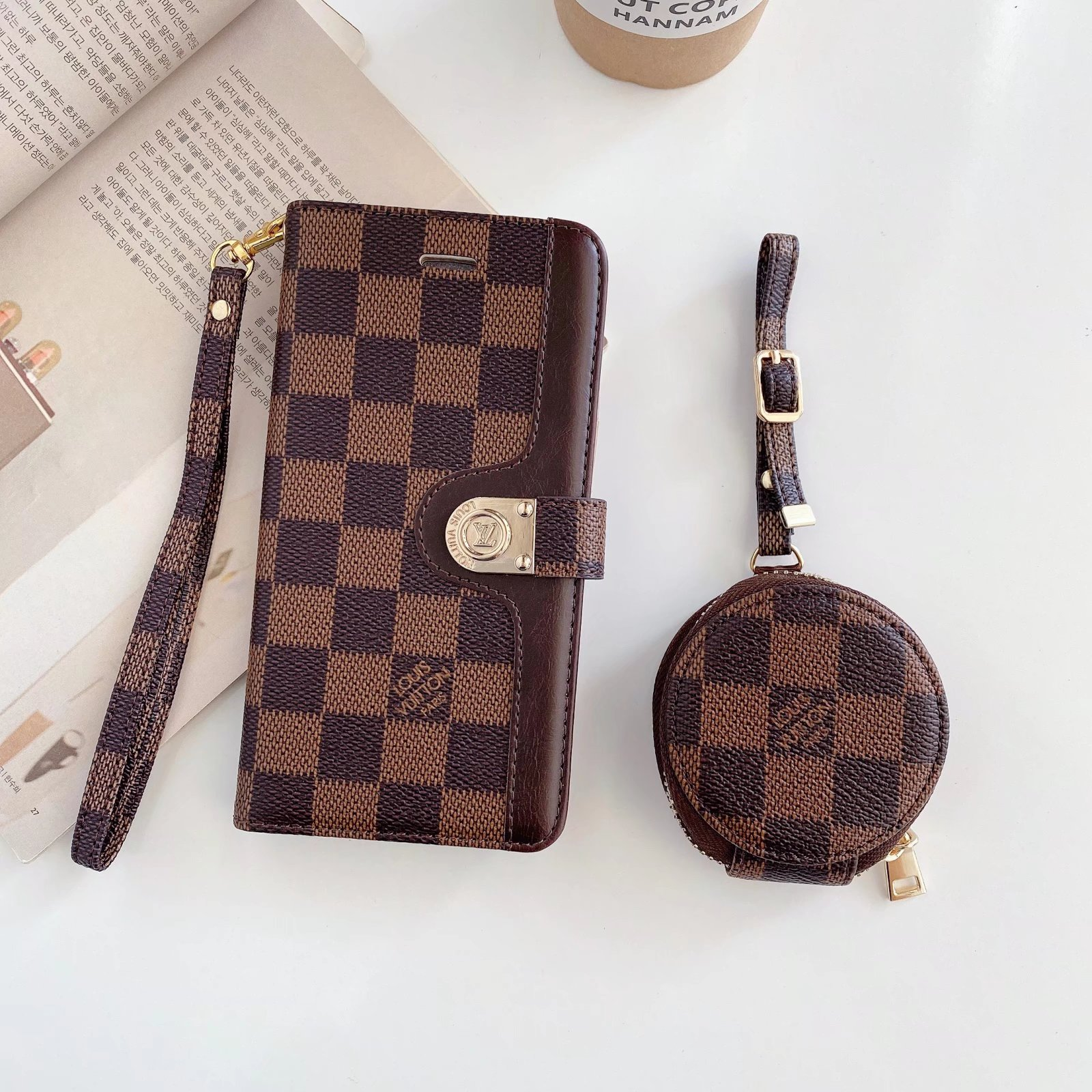 😍😎Super textured mobile phone case and earphone case two-piece set