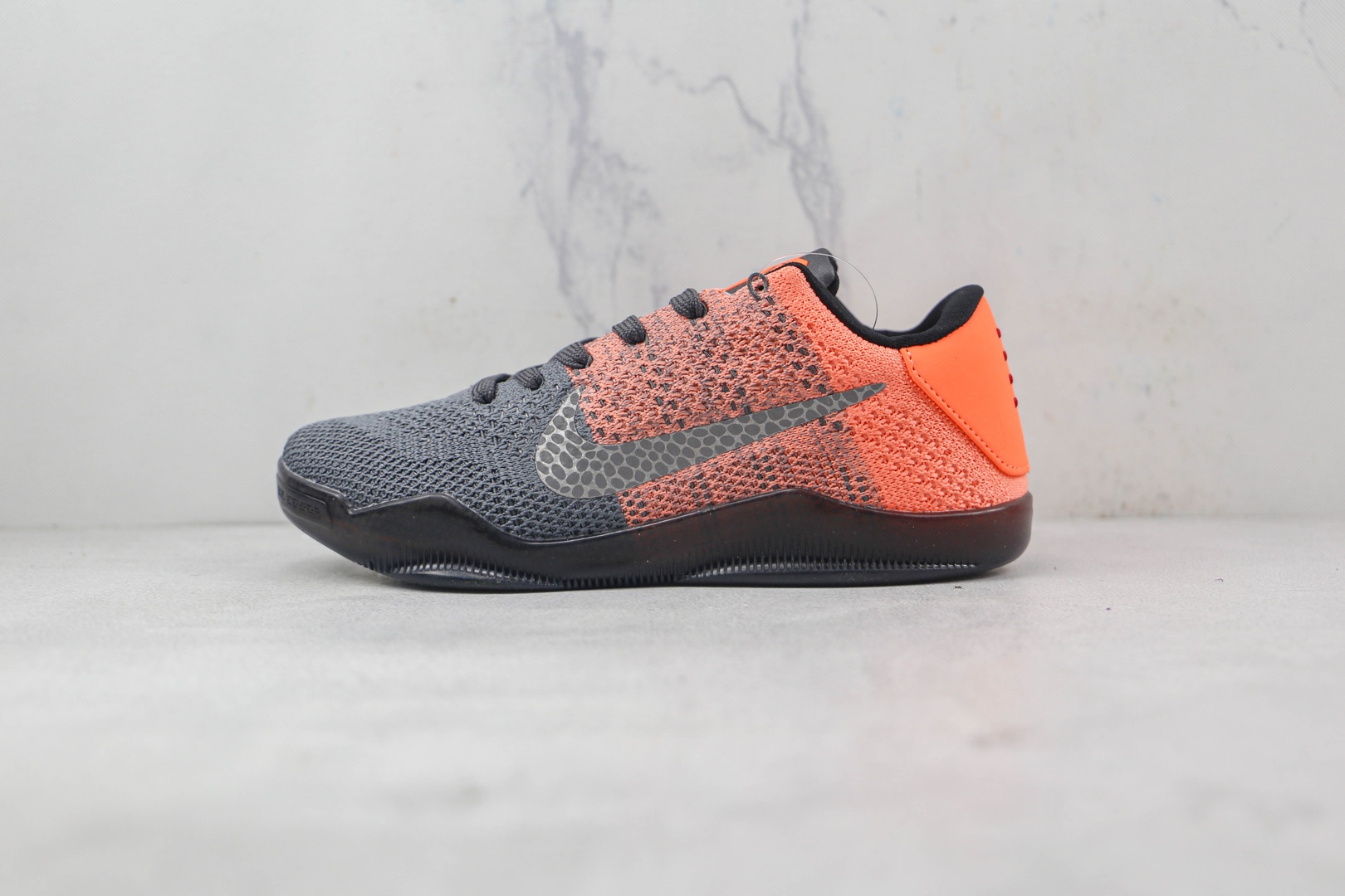 Nike Kobe 11 Elite Low Pale Horse LR Item No.: 822945 078 Kobe 11 low-top practical basketball shoes black and orange