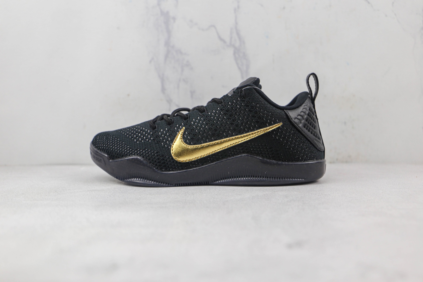 Nike Kobe 11 Elite Low Pale Horse LR Item No.: 824463 443 Kobe 11 low-top practical basketball shoes black and gold