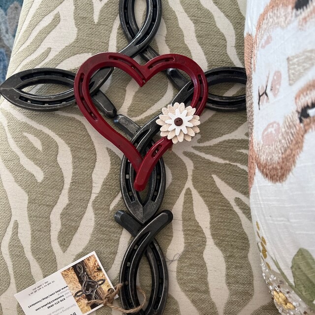 ❤️Natural Horseshoe Cross With Heart