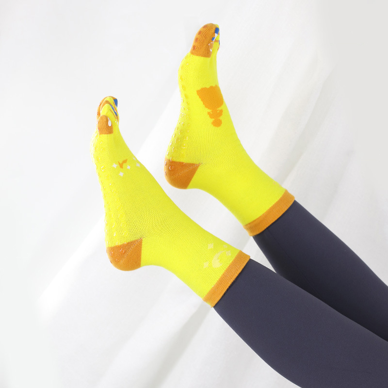 🎁Professional Anti slip - 🧦Fitness Sports Split Toe Five Finger Socks🤣