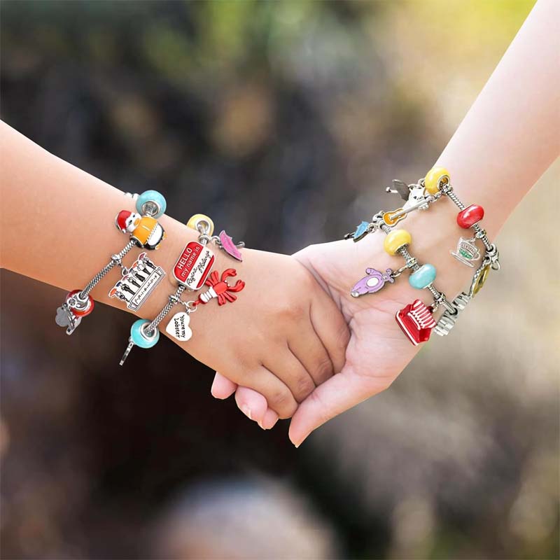 Advent Calendar 2024-24 Days of FRIENDS Charm Bracelet Kit