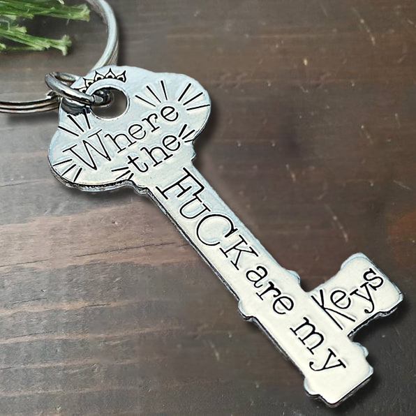 🔑Interesting Typography Satirizes And Encourages Keychains🎁