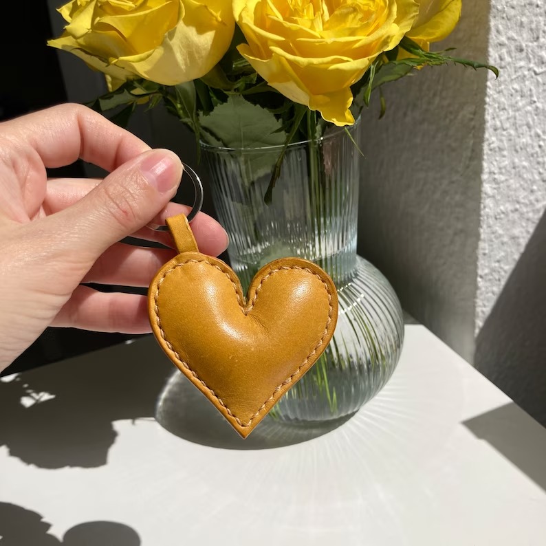 💖Leather Heart Keychain