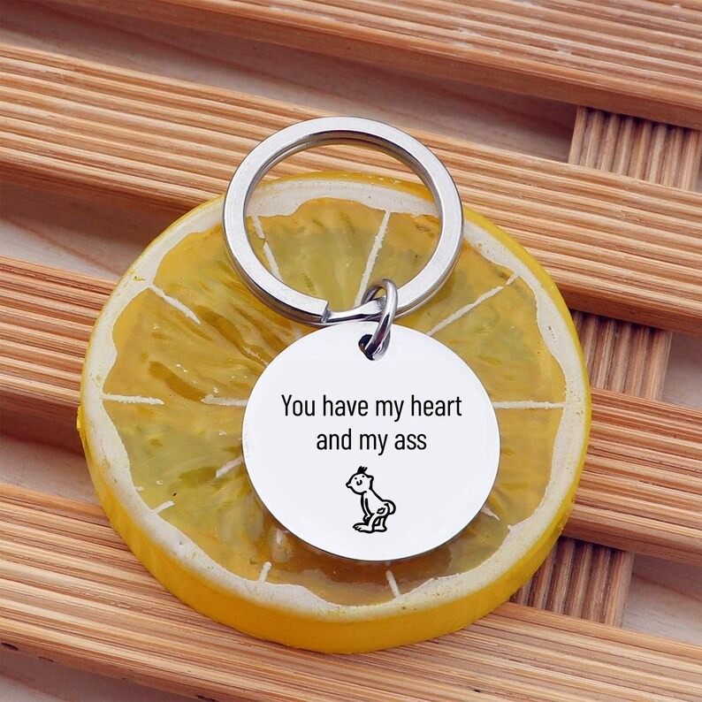 💡Fun Gift🎁 - Round Engraved Keychain🔑