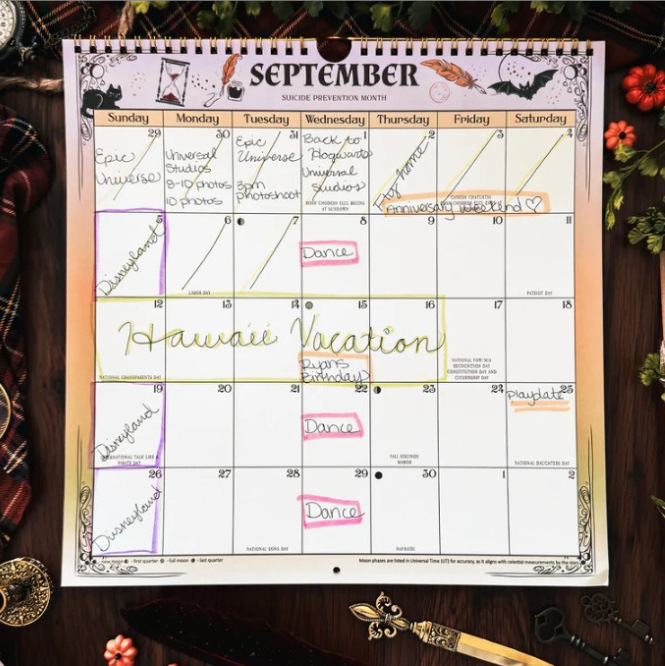 ✍️📕Waiting for the Night: The Witching Hour 2027 Weekly Planner🖤Gothic Romance & Practical Magic for the Year Ahead.