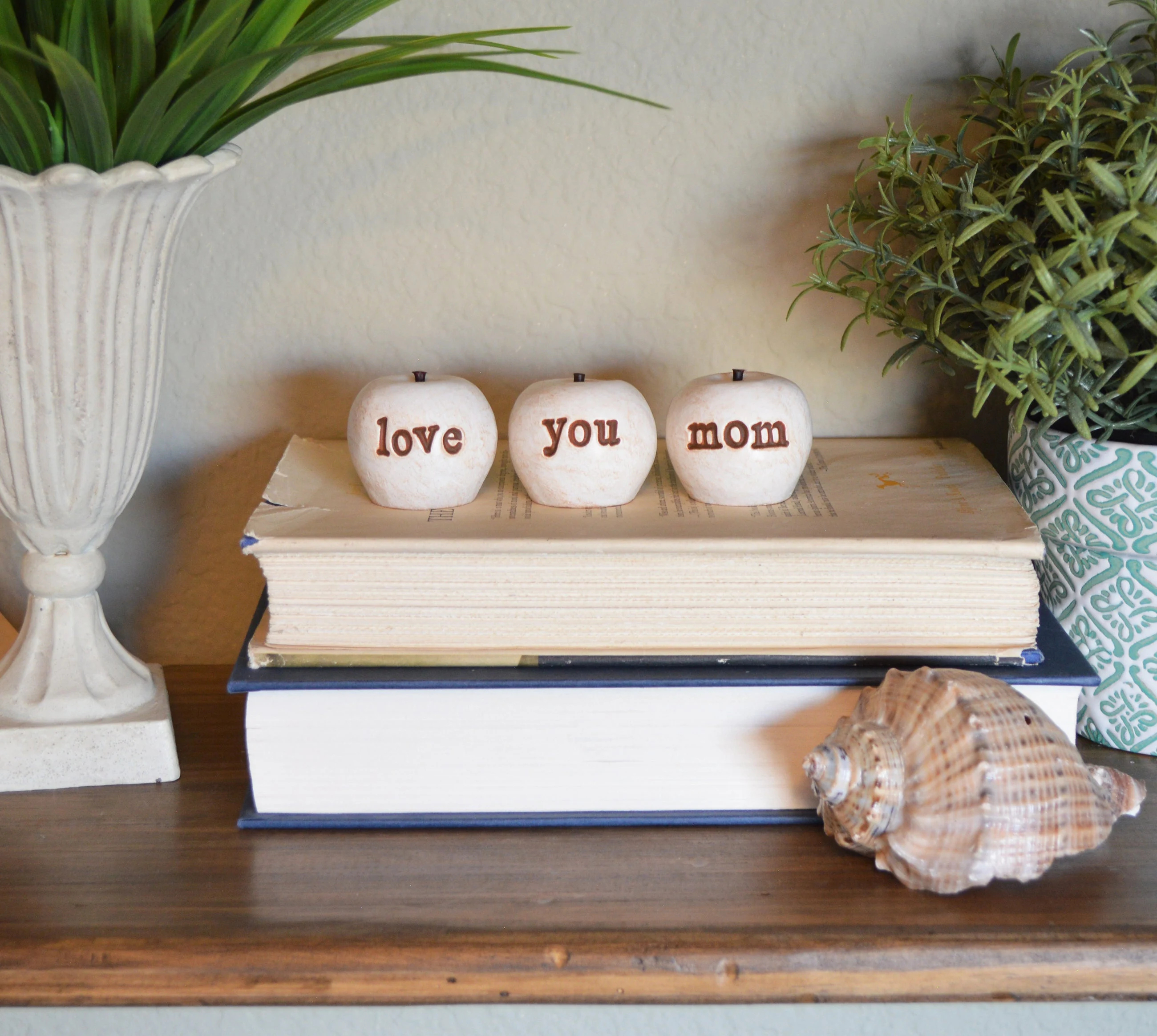 Mother's Day Gift -  Love You Mom Decoration