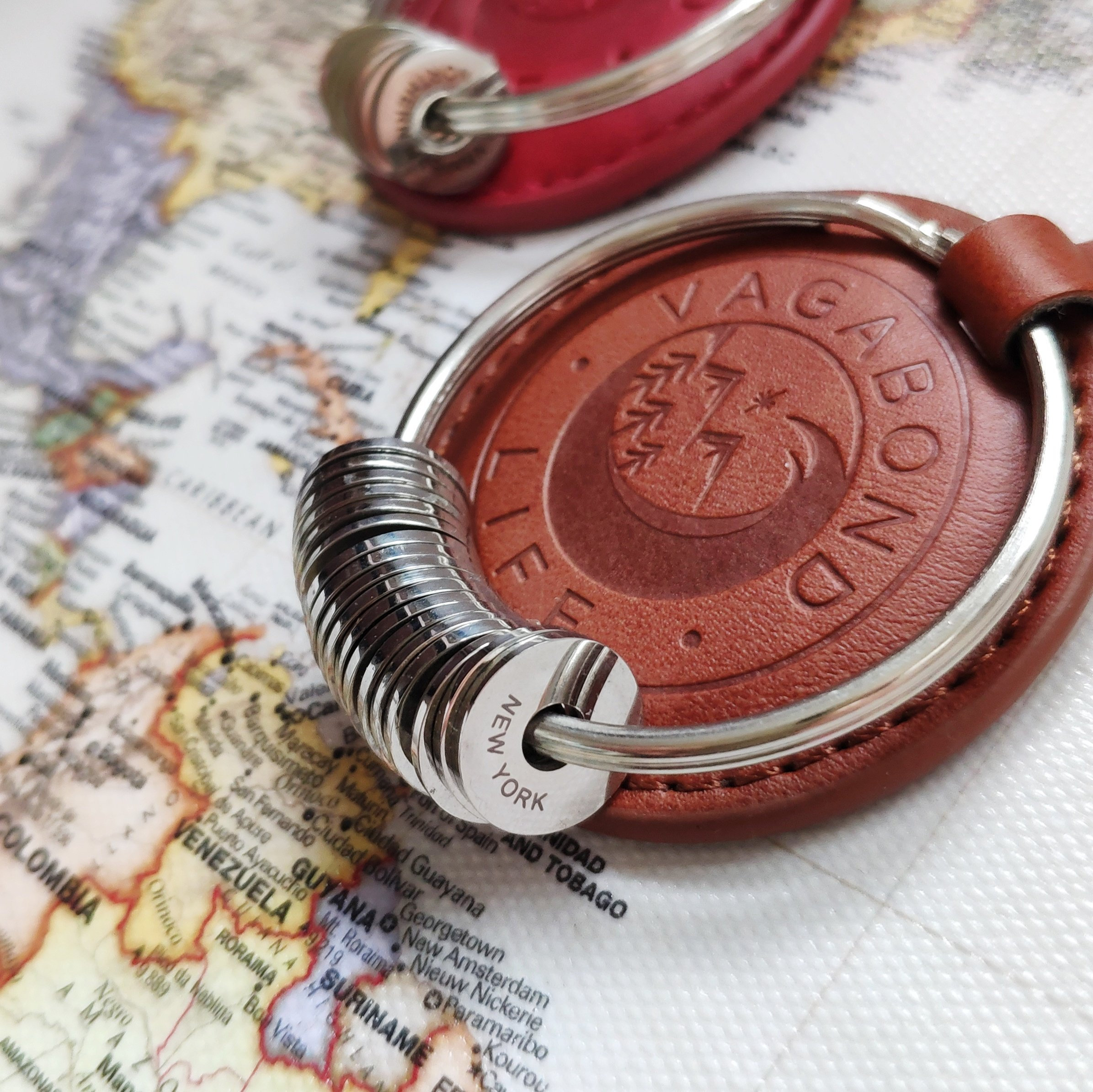 💥💥Cool And Durable Gift!Traveler Keychain🔑